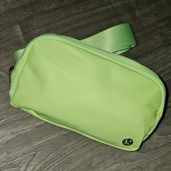 Lululemon Everywhere Belt Bag FADED ZAZ FZAP - Picture 15 of 16